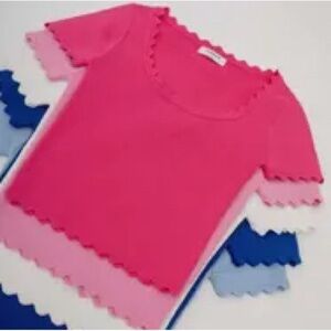 🕊️228 - Pink Scalloped Knit Shortleeve Top